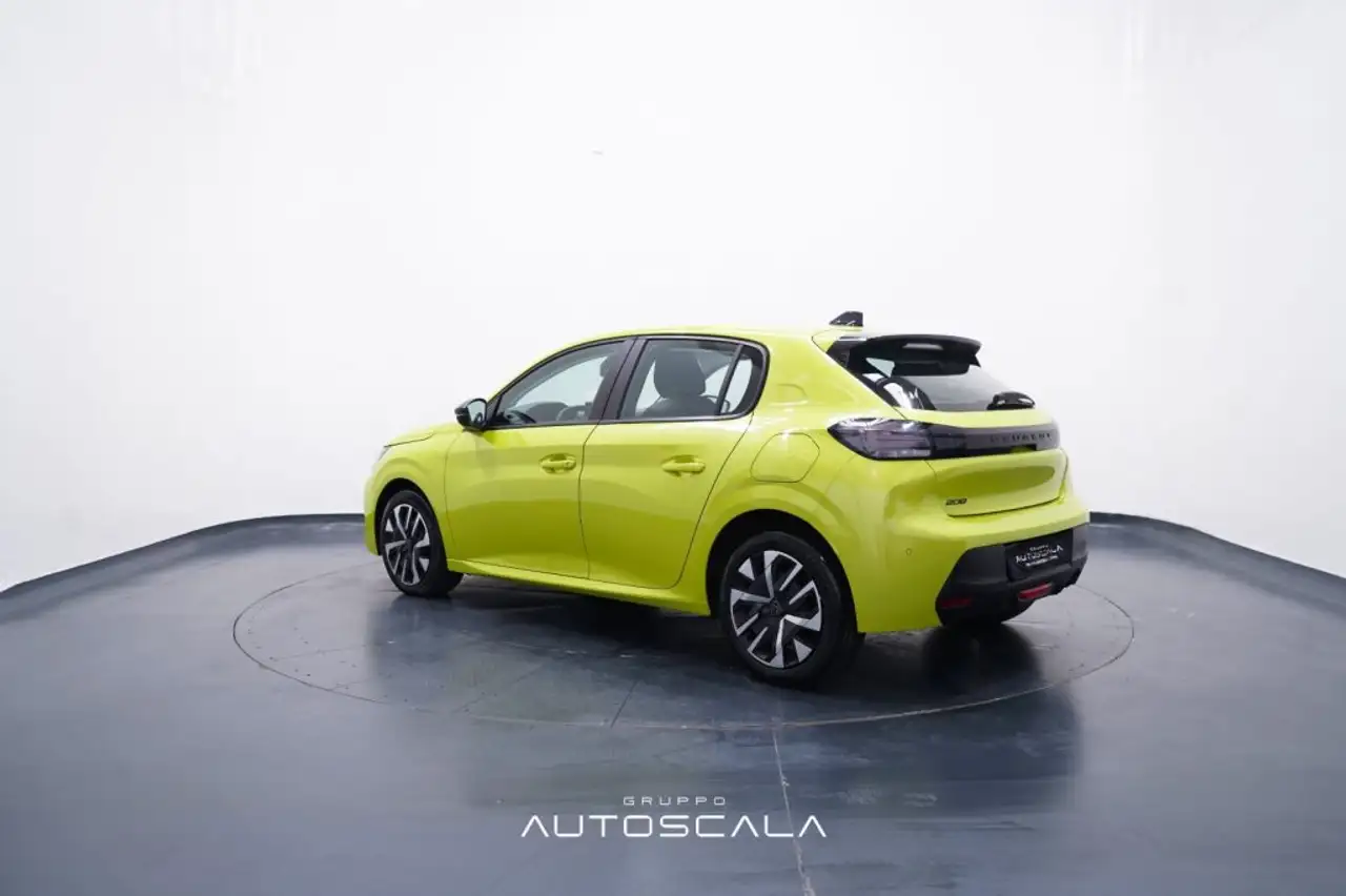 Peugeot 208 4